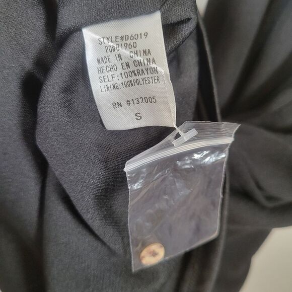 Entro Embroidered Key Hole Dress - Picture 10 of 10